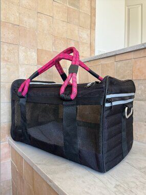 Roverlund *Airline Compliant* Pet Carrier - Size L - Black and Magenta